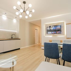 Appartement à 2 Chambres à Coucher