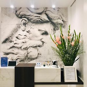 Kambal Luxury Suites