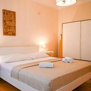 Bright Apartment Schoenbrunn Palace