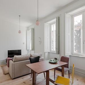 Charming Camoes Apartment In Porto With Ac & Wi-Fi