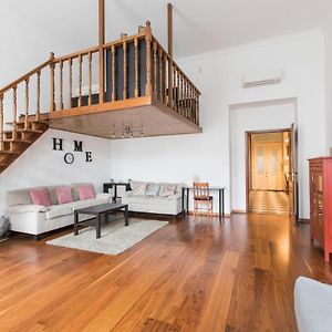 Grand Boulvard Apartment