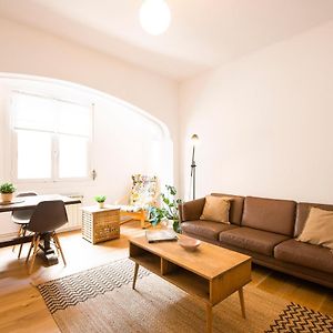 Casa Playa Zurriola-Aviso-Obras En La Fachada Del Patio Hasta Mayo O Junio-No Ha Habido Quejas Por El Ruido-Precio Bajo- House Playa Zurriola-Warning-Works On The Facade Of The Patio Until May Or June-There Have Been No Noise Complaints- Low Price