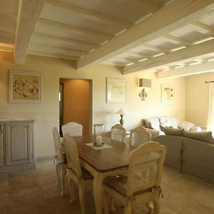 Villa à 3 Chambres à Coucher