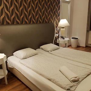 Suite à 2 Chambres à Coucher Lit King-Size