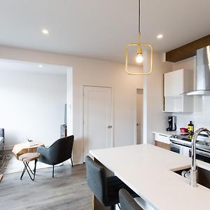 Appartement à 2 Chambres à Coucher