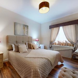 Appartement Luxe à 2 Chambres à Coucher
