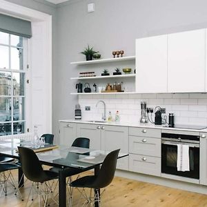 Joivy Bold And Spacious 1Bed Home, Near Haymarket Train Station