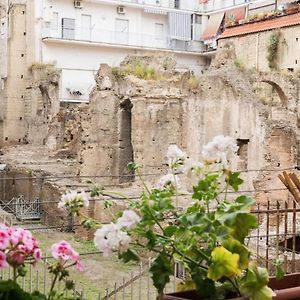 Bobbo House Ii, La Finestra Sugli Scavi