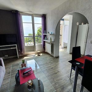 Appartement à 2 Chambres à Coucher