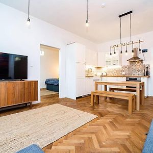 Appartement à 2 Chambres à Coucher