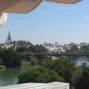 Trianabridgeviews Atico Con Vistas Al Puente De Triana Calle Castilla 38