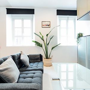 Appartement à 2 Chambres à Coucher