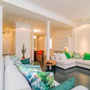 Appartement à 2 Chambres à Coucher