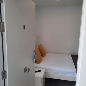 Studio Lit King-Size