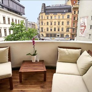 Balcony Oasis Operastreet