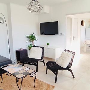 Appartement à 3 Chambres à Coucher