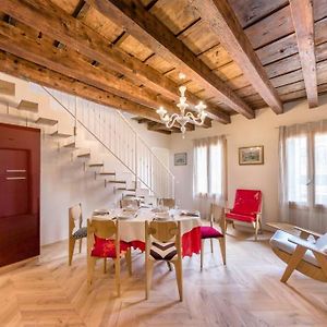 Appartement à 3 Chambres à Coucher