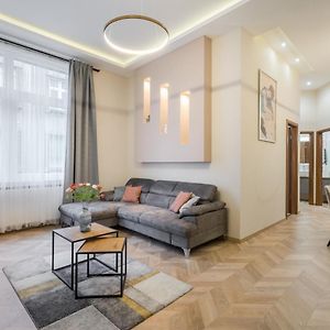 Appartement à 3 Chambres à Coucher