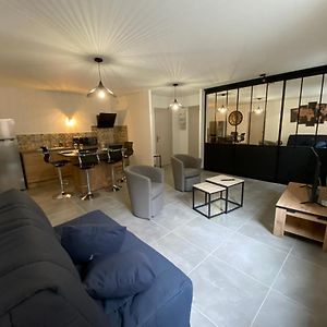 Appartement à 2 Chambres à Coucher