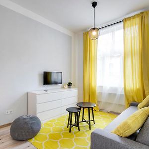 Rozsa Apartments