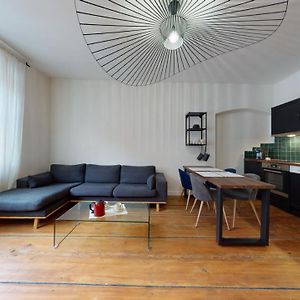 Appartement à 2 Chambres à Coucher