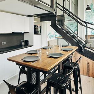 Appartement à 2 Chambres à Coucher