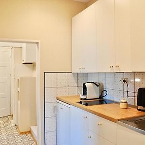 Tresor Barska Apartments 2.0