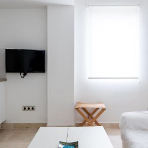 Studio Lit King-Size