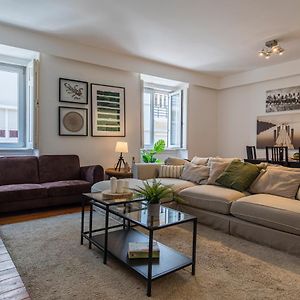 32 -Lovely 2 Bedroom Apt In Principe Real
