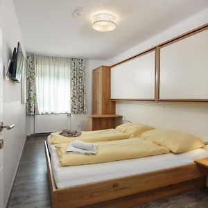 Appartement à 3 Chambres à Coucher au Premier Étage