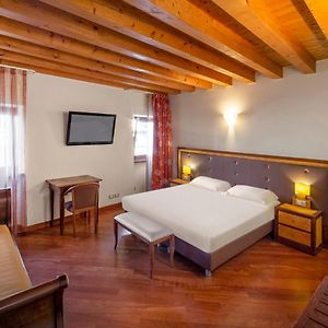 Chambre Mansardée Quadruple