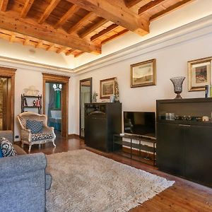 Pontevecchio Stylish Apartment In Florence