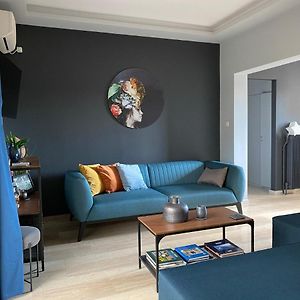 Asimina Apartment, Kerameikos Metro Station