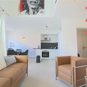 Appartement à 2 Chambres à Coucher