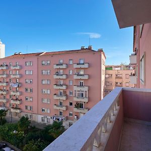 Deluxe Apt At Amazing Prime Location, By Timecooler