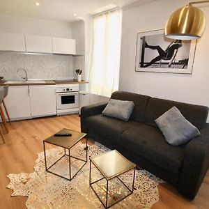 Lovely Apartment Heart Of Golden Square Fiber Wifi