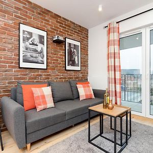 Movie Jacuzzi Apartment At The Main Station By Noclegi Renters
