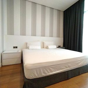 Appartement à 3 Chambres à Coucher