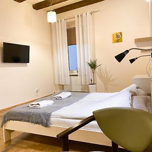Suite à 2 Chambres à Coucher Lit King-Size