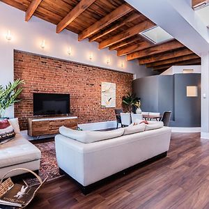 Family Friendly 3-Bedroom Beauty In Le Plateau By Denstays