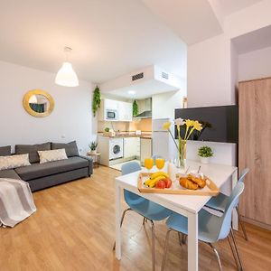 Appartement à 2 Chambres à Coucher