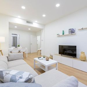 Appartement à 3 Chambres à Coucher