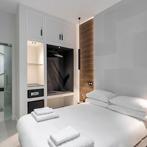 Emba Room