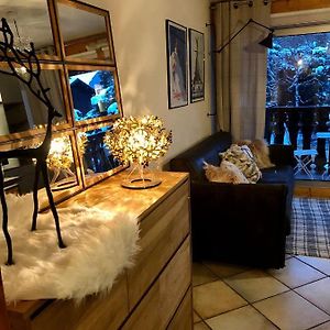 Studio Lit King-Size