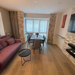 Appartement à 2 Chambres à Coucher
