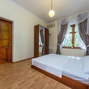 Alex Apartments near Independence Square - Kiev