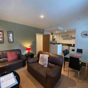 Dreamhouse At Oswald Street, City Centre