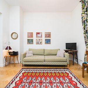 Classy Old Town Suites - By Upstairs
