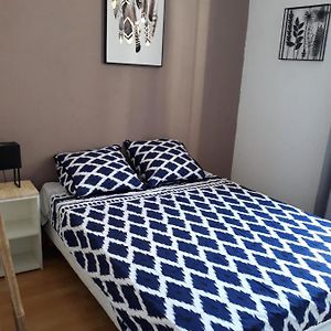 5 minutes des Arènes, parking, 6 couchages + 1 lit bébé