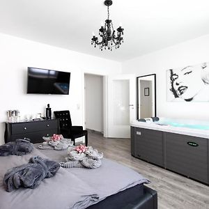1St Floor Koeln